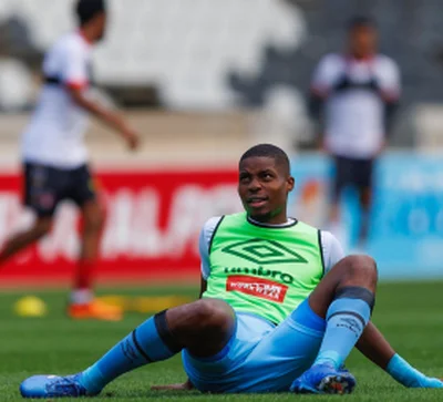 Super Eagles-eligible defender dropped as South Africa announce 2023 AFCON squadÂ 