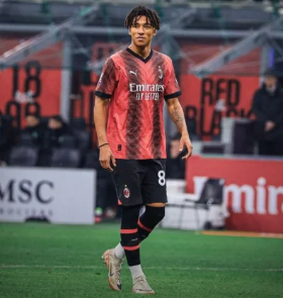 European legendsÂ Marco van Basten, Baresi watch 18yo Zeroli make Serie A debut for AC Milan