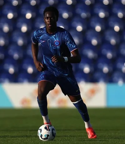 Talented Nigerian defender signs new deal with Chelsea ahead of 2026-27 season