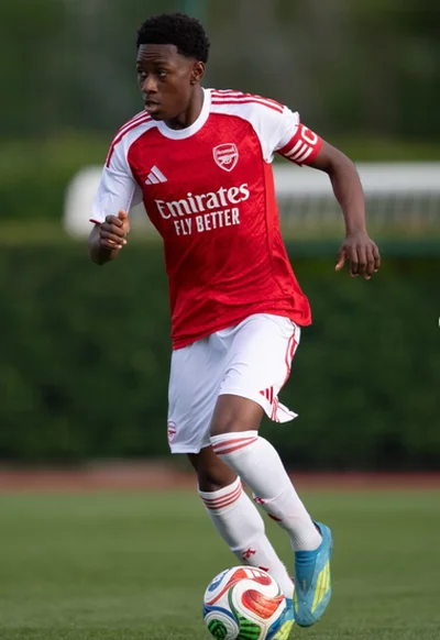 Talented Nigerian left-back with leadership qualities signs scholarship deal at Arsenal