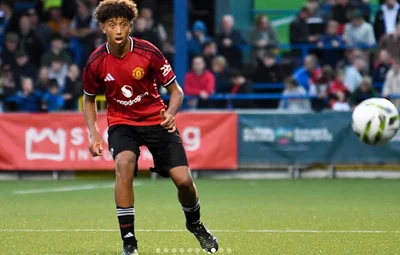 Confirmed: Talented Nigerian defender signs new contract with Manchester United