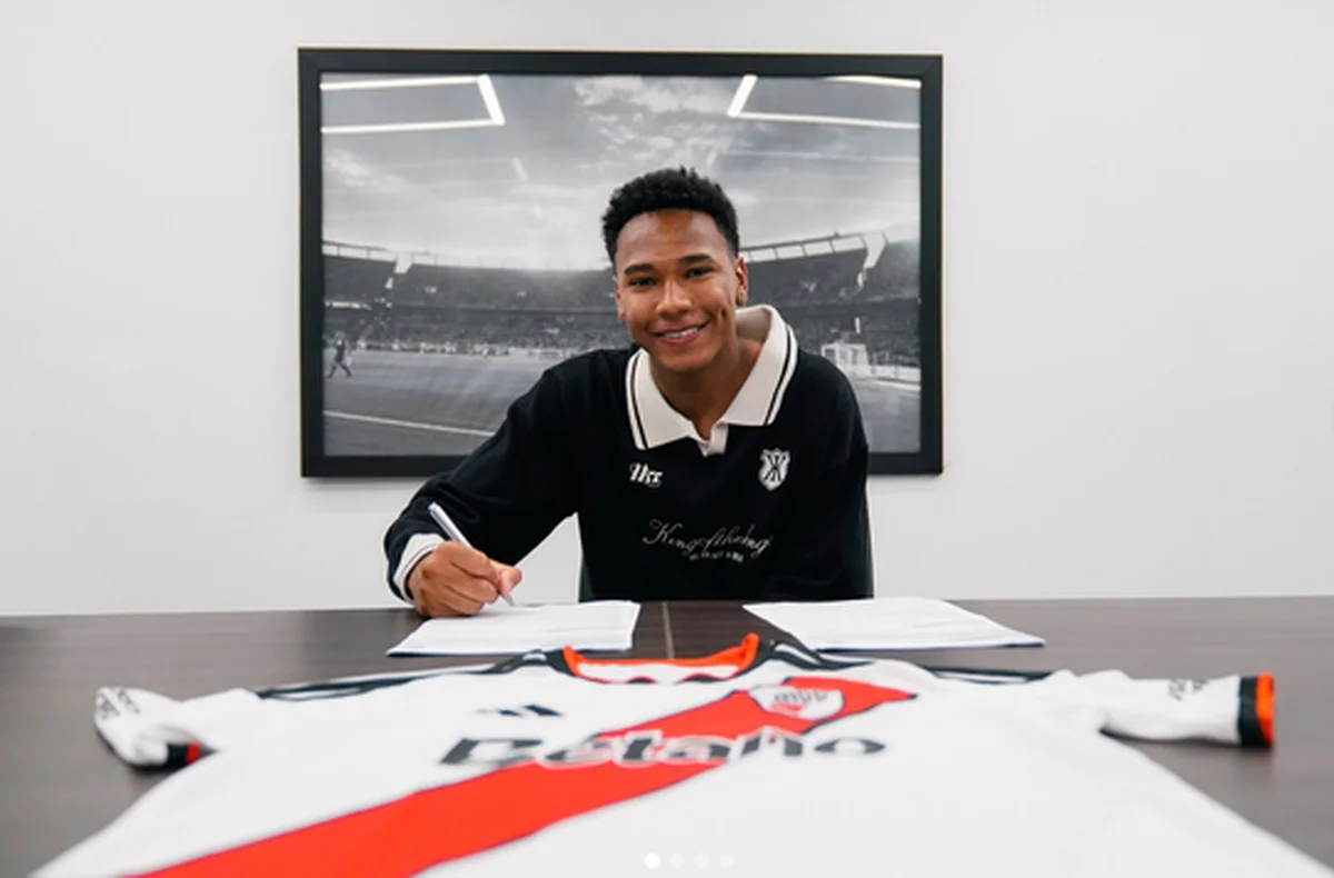 Argentine-born 2025 Flying Eagles invitee signs new River Plate deal after first team debut