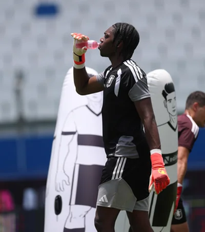 UEFA Super Cup: 18yo GK Asemota receives first senior call-up for Aston Villa in defeat to PSG
