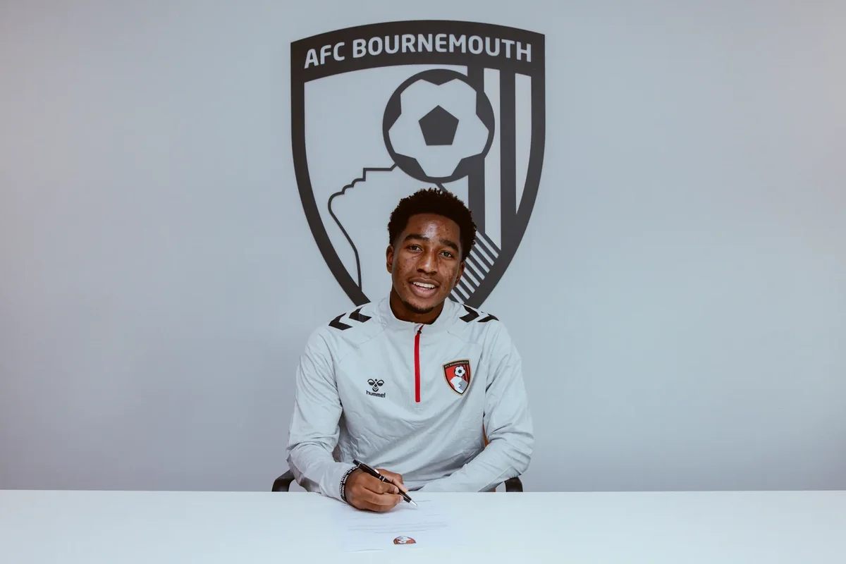 Official: Nigerian-born midfielder signs first professional contract with Bournemouth