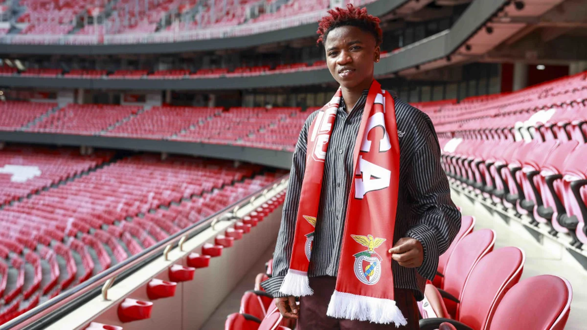Confirmed: Nigeria international striker swaps Turkish champions for Benfica